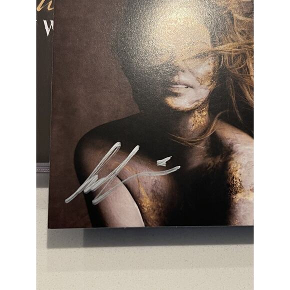 Shania Twain SIGNED NEW CD Queen of Me AUTOGRAPH Sold Out Feel like a woman - Picture 4 of 8